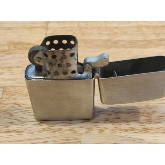 Vintage 1950s Penguin High Quality Lighter 111957 Japan Chrome Silver Nickel - Picture 3 of 6